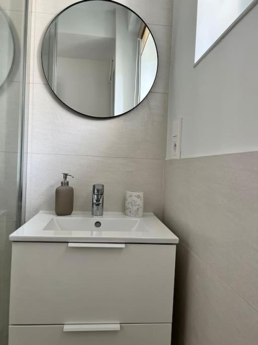 Apartment Old Town Square, Perfect Location And View . *